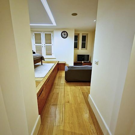 Wood Studio Flat Lägenhet London Exteriör bild